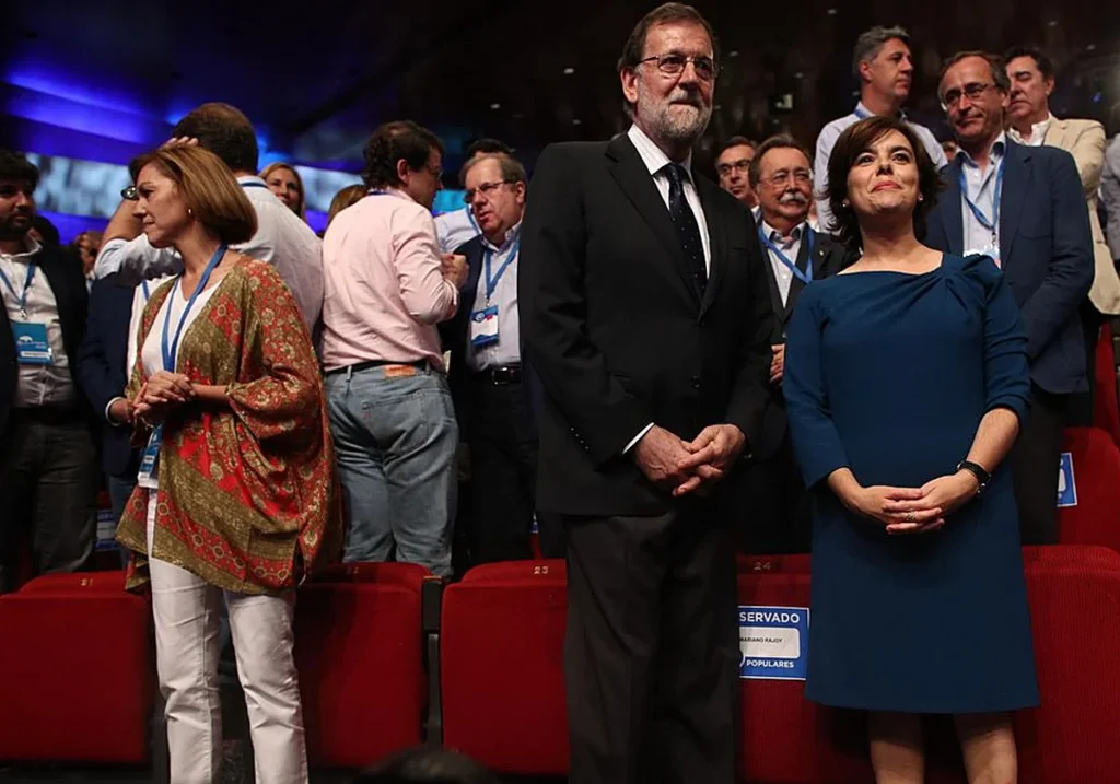 Mariano Rajoy, Soraya Sáenz de Santamaría y María Dolores de Cospedal en el Congreso del PP en 2018. EP / LA VERDAD
