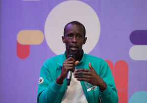 Serigne Mbaye en una intervención pública Efe / LA VERDAD