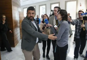 Carlos Mazón en el pleno de Les Corts.