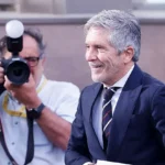 Fernando Marlaska este viernes visitando el dispositivo de seguridad por el viaje del Papa. (Javier Lizón/Efe)