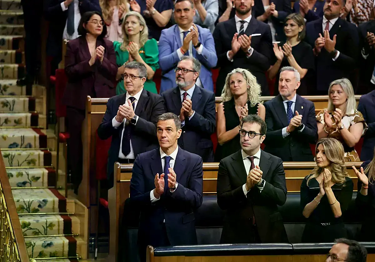Sánchez este lunes en el Congreso tras oír el discurso del papa León XIV.