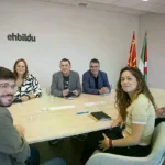 Laura Moreno en una reunión entre Sumar y EH Bildu en Bilbao.