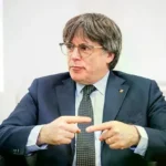 Carles Puigdemont, durante una reunión con el presidente de la Generalitat, a 2 de agosto de 2025, en Bruselas (Bélgica).