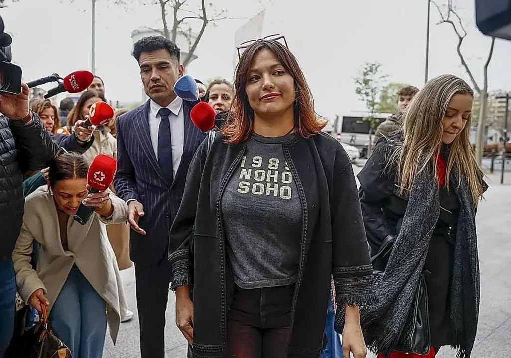 Elisa Mouliaá, en una foto de archivo tomada a su llegada a los juzgados de Plaza de Castilla en Madrid.