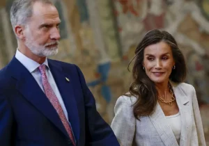 Los Reyes durante su reunión con los miembros de los patronatos de la Fundación Princesa de Asturias