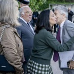 Mercedes González se saluda con Fernando Grande-Marlaska. (Europa Press)/ LA VERDAD