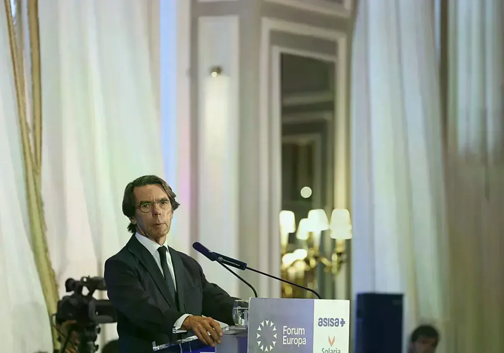 Aznar durante su intervención para presentar a la portavoz del PP en el Congreso, Ester Muñoz.