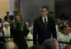 El presidente del Gobierno de España, Pedro Sánchez, y su esposa Begoña Gómez. (EP)