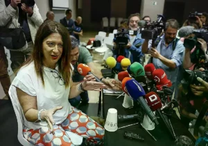 Leire Díez durante una rueda de prensa