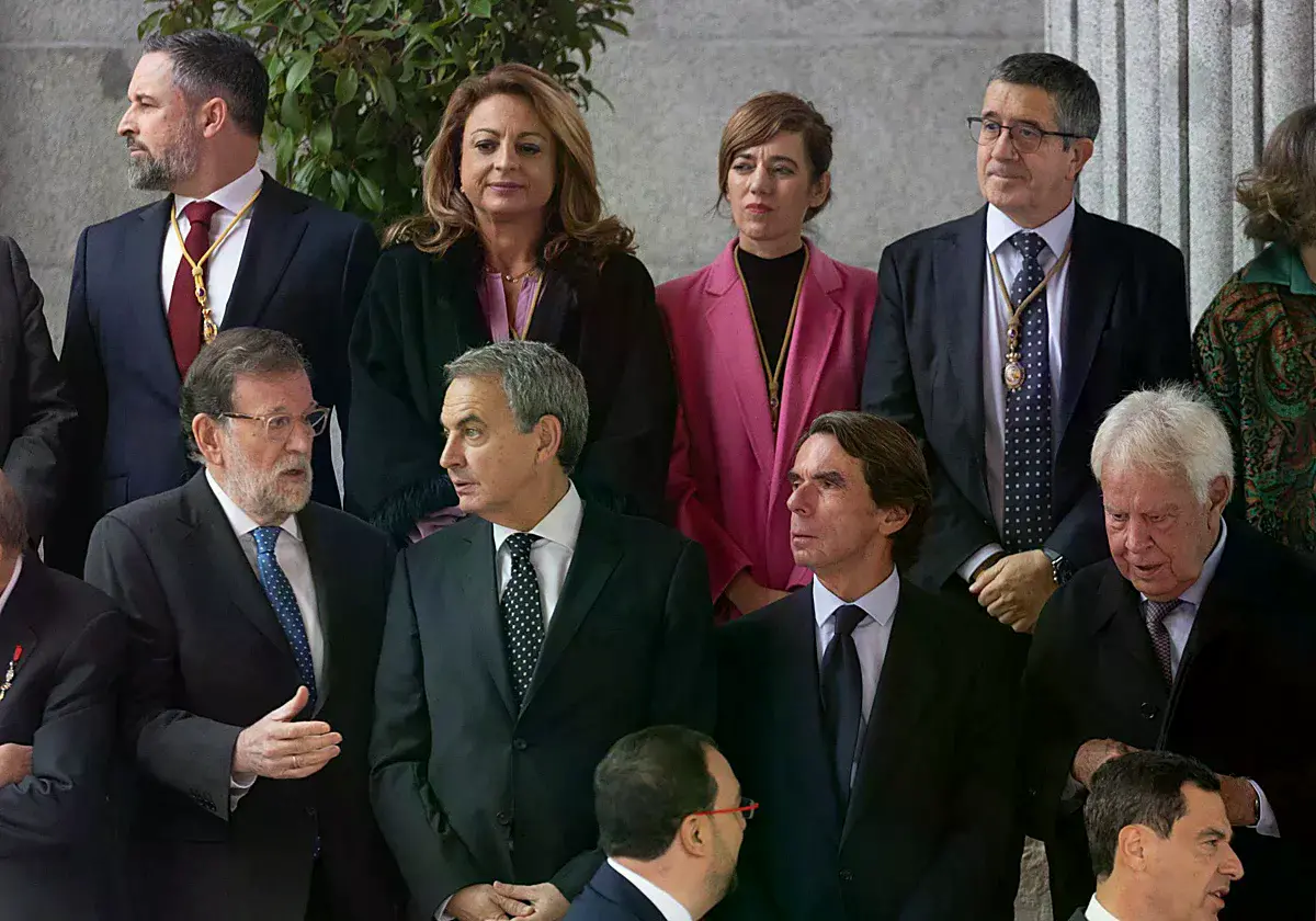 Los expresidentes Rajoy, Zapatero, Aznar y González en el acto de jura de la Constitución de la Princesa de Asturias en 2023
