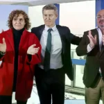 Feijóo, acompañado por Alejandro Fernández y Dolors Montserrat durante un acto en Barcelona en enero de 2026.