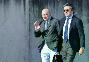El exministro de Interior Jorge Fernández Díaz a su entrada el último día de juicio.